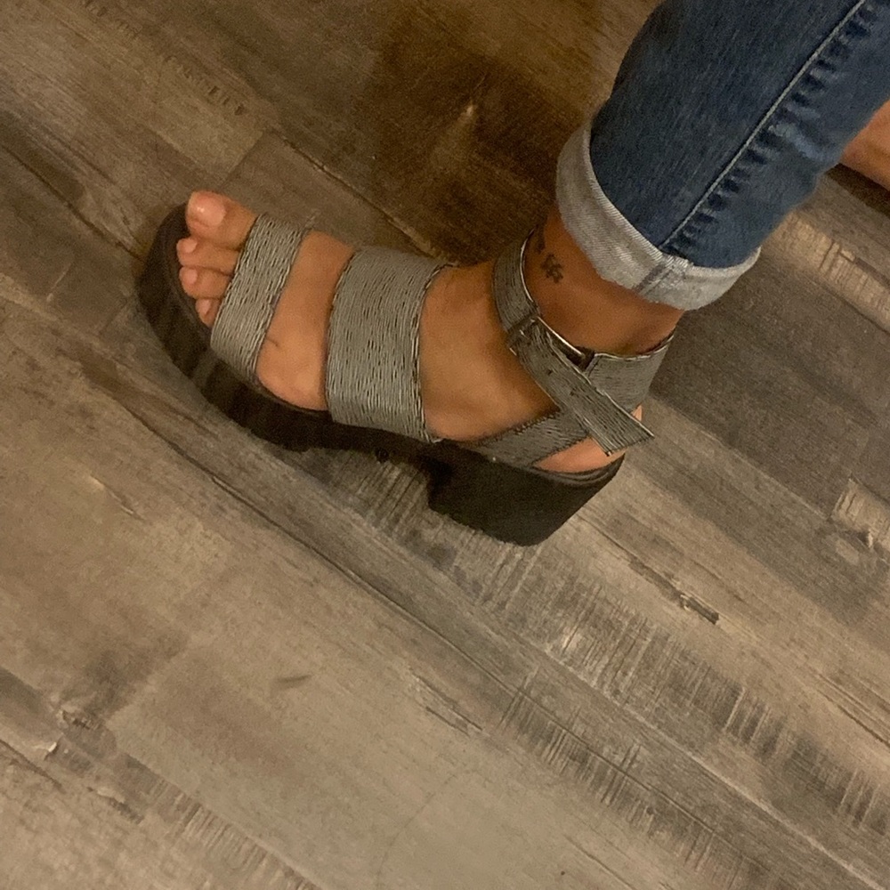 Guess heel sandals
